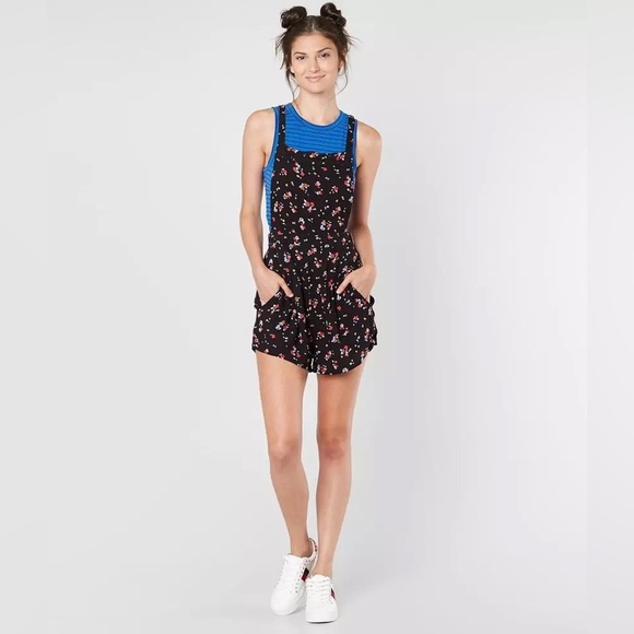🆕 Free People sweet in the street overall short SZ LG - Picture 1 of 8